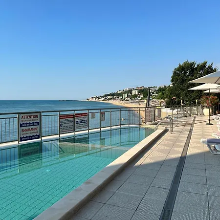 Апартаменти Azure Kabakum L 2br L Pool L 50m To